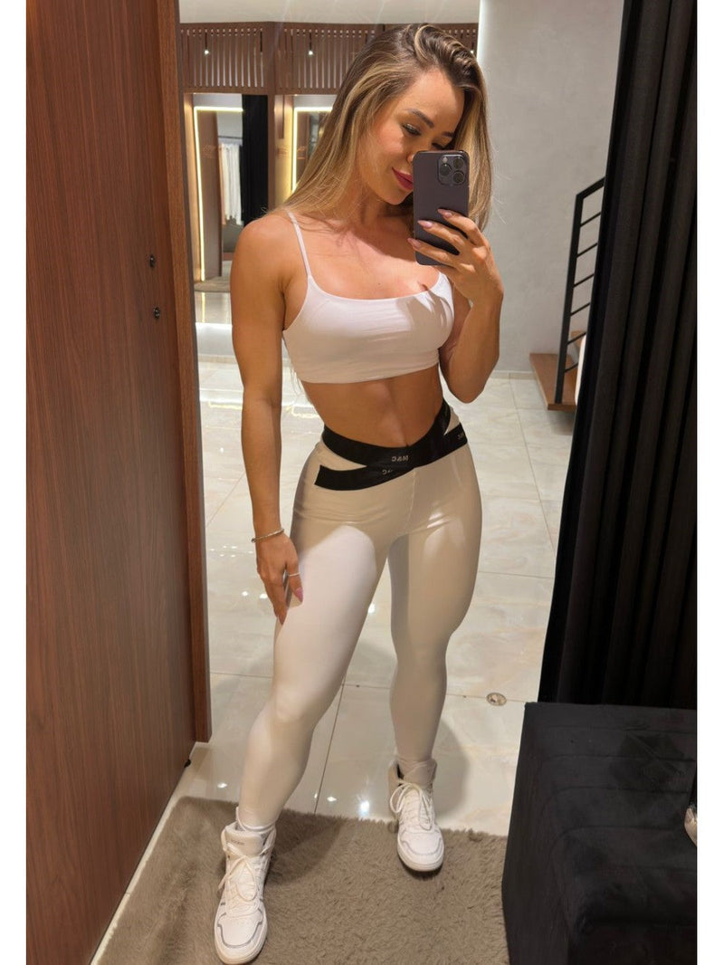 Conjunto de Legging Estiloso em Preto e Branco com Alta Elasticidade