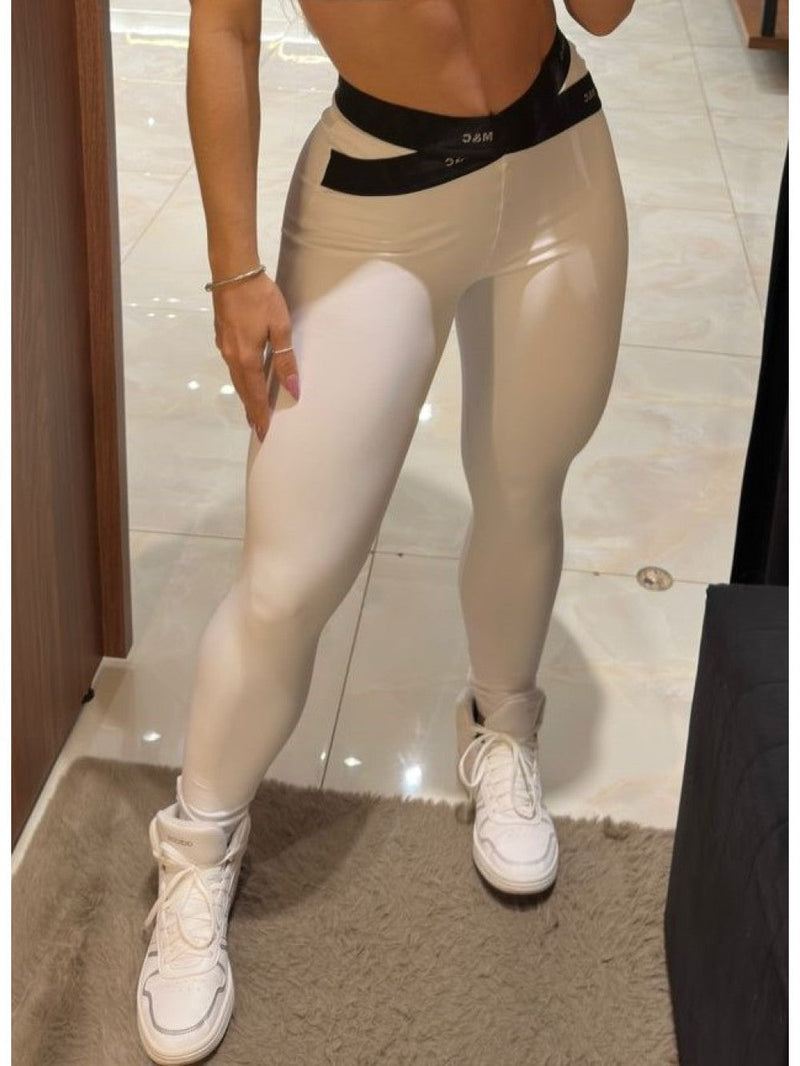 Conjunto de Legging Estiloso em Preto e Branco com Alta Elasticidade