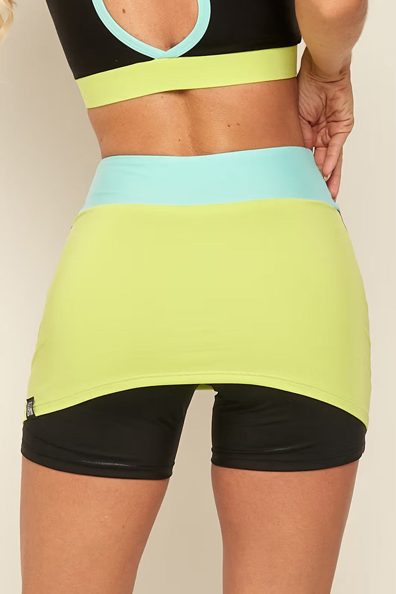 Conjunto Fitness Gambia Verde: Top Estiloso + Shorts Saia Confortáveis