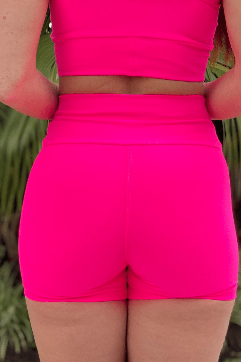 Estiloso Conjunto Fitness Alpaca Rosa: Top Elegante com Calça ou Shorts Confortáveis